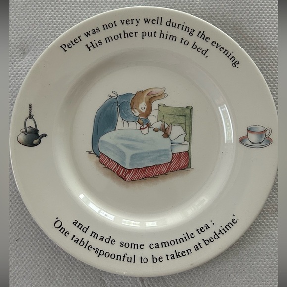 Wedgewood England Peter Rabbit in Bed Chamomile Tea 6.75" Porcelain Plate - MINT - Picture 1 of 3